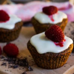 3 Mohn-Muffins mit Himbeerfüllung